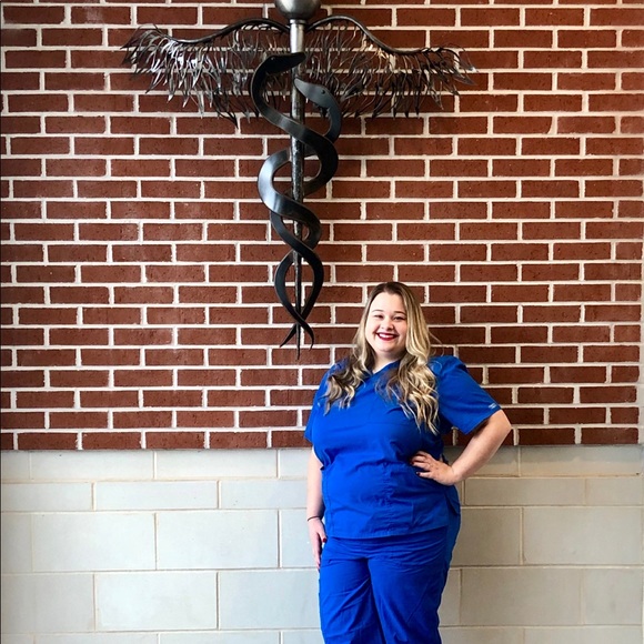 🎀Meet Your Posher!🎀 - Picture 2 of 4